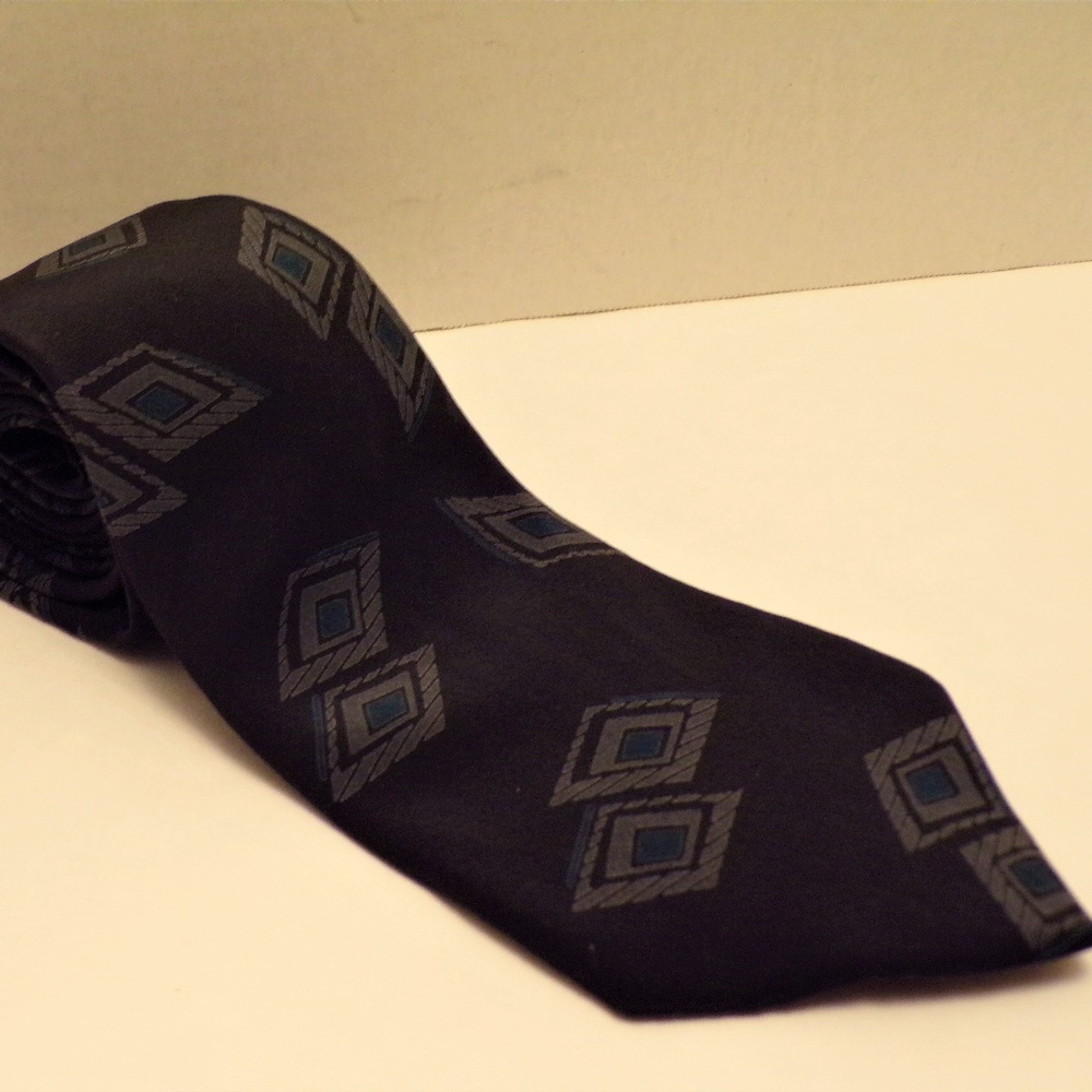 Yves Saint Laurent Black Design Men's Silk Tie